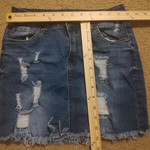 WAX JEAN Los Angeles Distressed Denim Mini Skirt Ripped Frayed‎ Hem